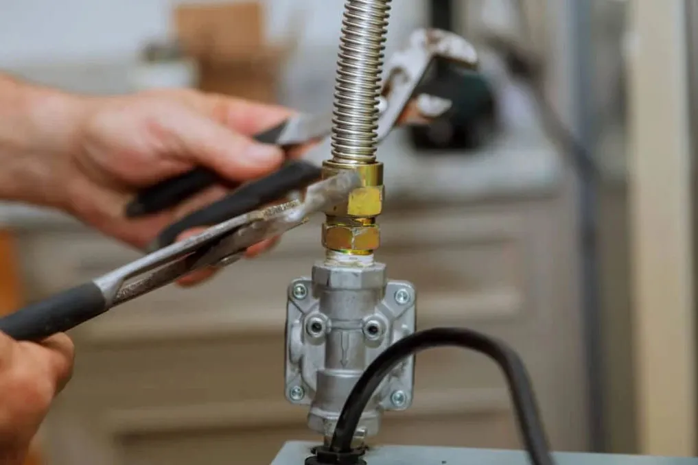 gas line repair in Hunters Point, New York